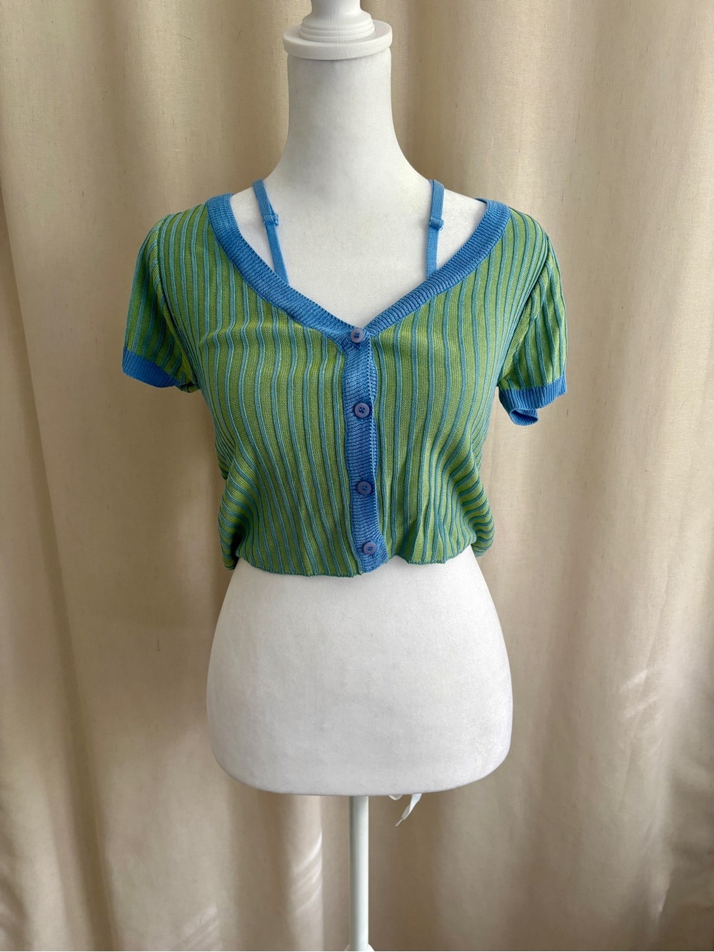 Gateless Ribbed Cropped Cardigan — Size S